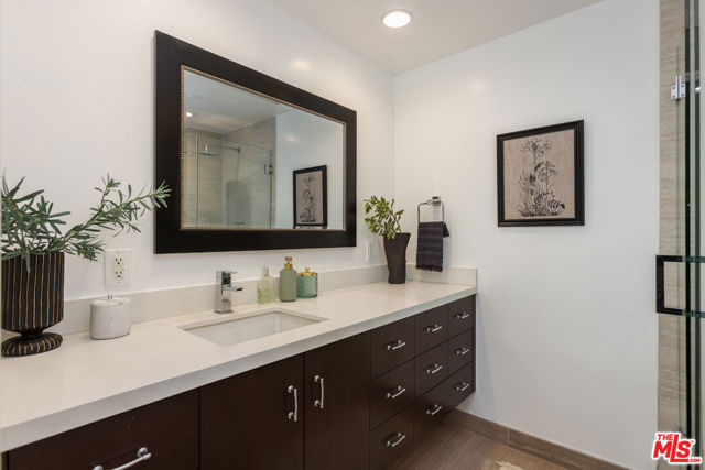 17336 Marilla Street photo 18