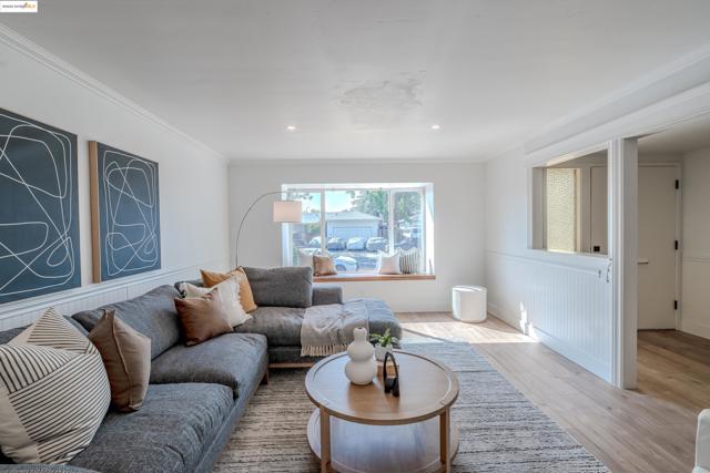 3354 S Francisco Way, Antioch CA: https://media.crmls.org/mediaz/17207656-7df3-4dba-be78-5a96c218034e.jpg