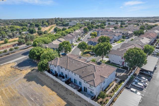 295 Washington Dr, Brentwood, California 94513, 3 Bedrooms Bedrooms, ,2 BathroomsBathrooms,Townhouse,For Sale,Washington Dr,41064056