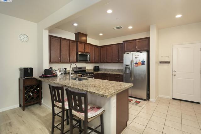 17819 Banks Street, Marina CA: https://media.crmls.org/mediaz/1720c54c-7419-4011-8c29-1c2548749321.jpg