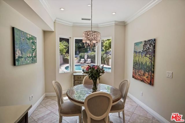 1701 Roscomare Road, Los Angeles CA: https://media.crmls.org/mediaz/172157ee-1857-4067-8620-5e5128ad0123.jpg