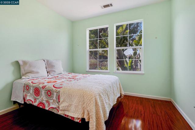 5701 Oakmont Dr, Richmond CA: https://media.crmls.org/mediaz/17216212-1491-4254-939e-e7bfc6239432.jpg