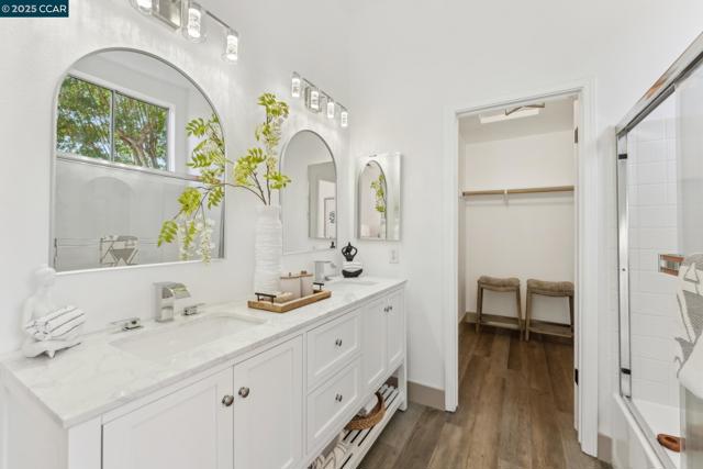 3075 Shiles Loop, Brentwood CA: https://media.crmls.org/mediaz/17216f51-8827-483d-8d55-bb217f0324b7.jpg