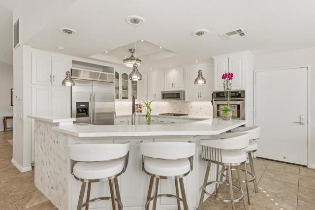 75377 Montecito Drive, Indian Wells CA: https://media.crmls.org/mediaz/17217f6e-21a7-40d2-9b4b-42298ce2846c.jpg