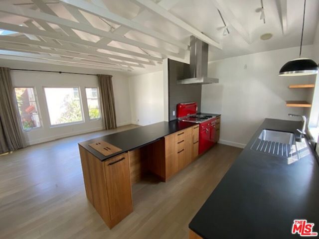 745 -747 1/4 N Hayworth Avenue, Los Angeles CA: https://media.crmls.org/mediaz/17225b18-81ef-45e2-bffa-8effd657586e.jpg