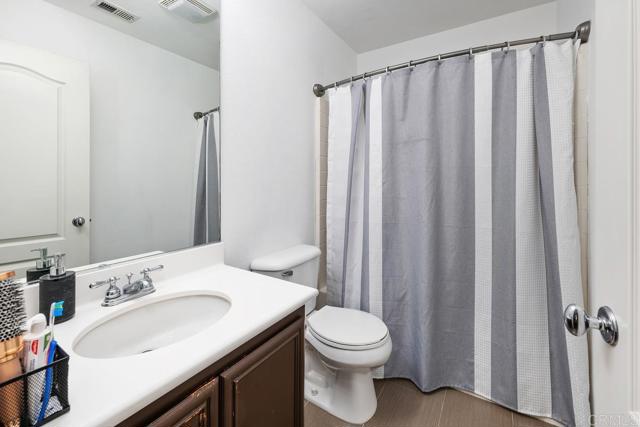 Detail Gallery Image 16 of 30 For 1295 Blue Jean Way #2,  Chula Vista,  CA 91913 - 3 Beds | 2/1 Baths