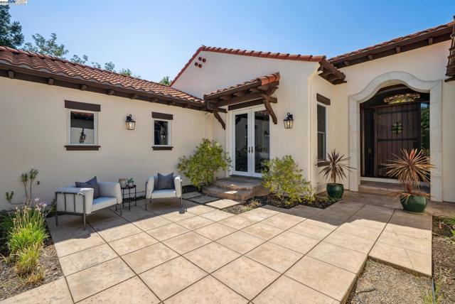 3625 Pontina Ct, Pleasanton CA: https://media.crmls.org/mediaz/1722a4e0-44f5-4b93-9acb-3cd65c7281b6.jpg