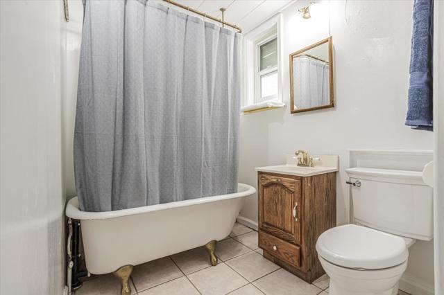 Image 18 of 39 For 1045 Forest Way