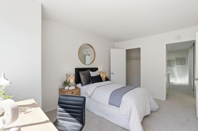 315 Carlos Avenue, Redwood City CA: https://media.crmls.org/mediaz/17231840-c5e9-470f-acfc-0ad0b226b8d4.jpg