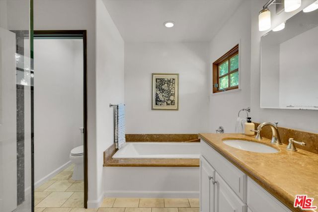 4300 Laurelgrove Avenue, Studio City CA: https://media.crmls.org/mediaz/17233495-9ea8-48ca-bba3-1131351c25c7.jpg