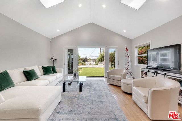 Photo of 3733 Willowcrest Avenue, Studio City, CA 91604