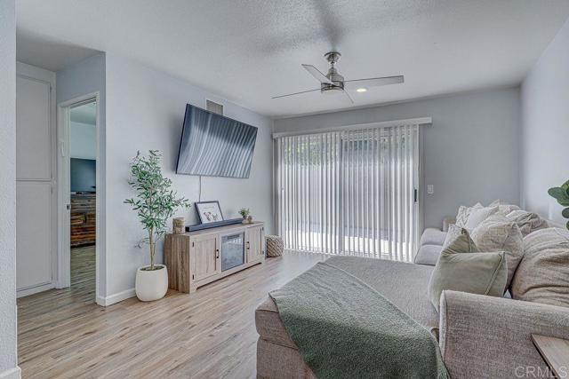 Detail Gallery Image 3 of 27 For 1935 Terracina Cir, Spring Valley,  CA 91977 - 2 Beds | 1 Baths