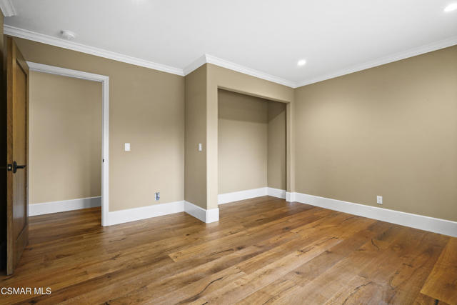 1658 La Granada Drive, Thousand Oaks CA: https://media.crmls.org/mediaz/1723d30c-7f9c-411b-ae27-43fdce0c4b80.jpg