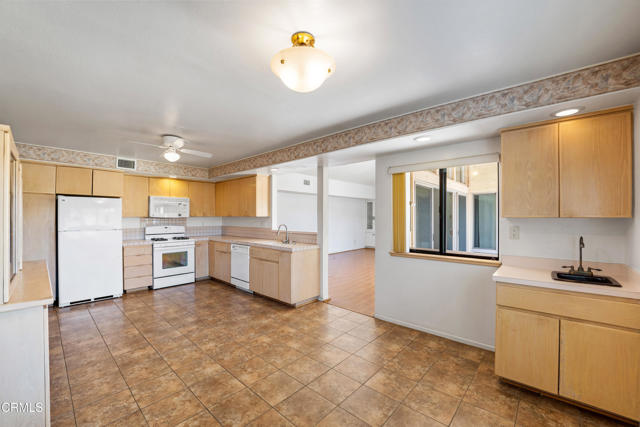 10215 Alexandria Street, Ventura CA: https://media.crmls.org/mediaz/17240d97-a76d-4fa9-b890-be6e132ada0f.jpg