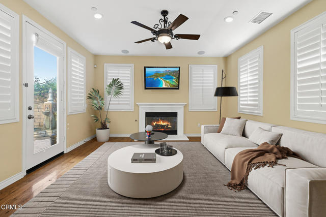 Detail Gallery Image 10 of 39 For 676 Chesapeake Pl, Ventura,  CA 93004 - 6 Beds | 3/1 Baths
