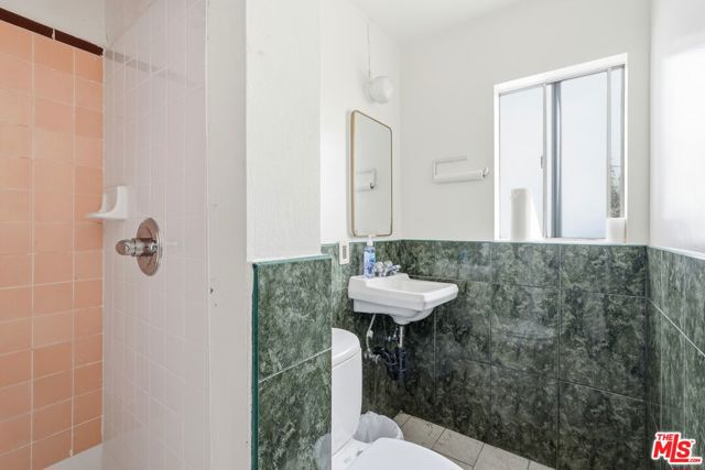 2048 W Florence Avenue, Los Angeles CA: https://media.crmls.org/mediaz/17245647-8e3a-452f-9482-eb06739de96f.jpg