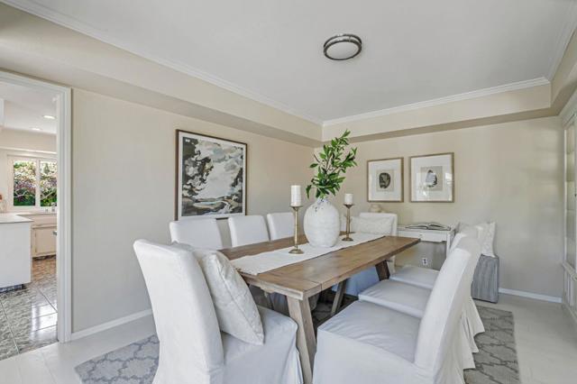 937 Parrott Drive, Hillsborough CA: https://media.crmls.org/mediaz/17245ee9-7b45-449b-ba06-ee32bede768c.jpg