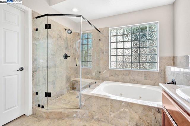 2315 Sabrina Way, Tracy CA: https://media.crmls.org/mediaz/17249681-2be0-42c9-882f-e6ac8646fc27.jpg