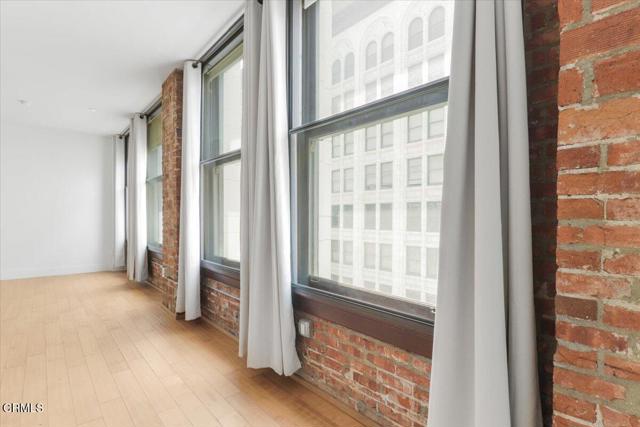 460 S Spring Street, Los Angeles CA: https://media.crmls.org/mediaz/1725243a-10ab-4073-af4f-bbe40cdd3f6e.jpg