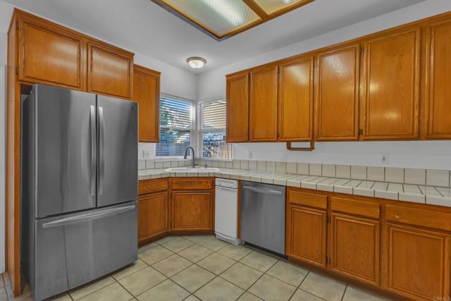 Detail Gallery Image 7 of 39 For 1552 Elizabeth Ln, El Cajon,  CA 92019 - 3 Beds | 2/1 Baths