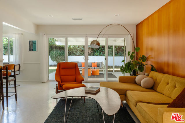 4220 Hillcrest Drive, Los Angeles CA: https://media.crmls.org/mediaz/1725e9e3-62c5-4182-a161-401753909e95.jpg