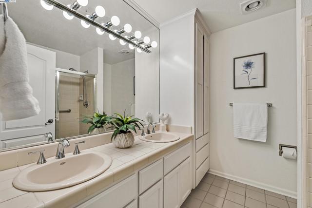 39280 Marbella Terraza, Fremont CA: https://media.crmls.org/mediaz/1725f0c4-72d4-4829-9af6-bf3f139c20b4.jpg