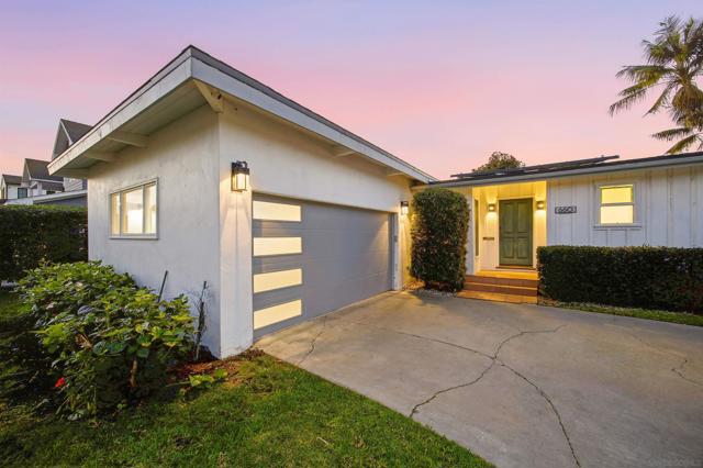 660 Cabrillo Ave, Coronado CA: https://media.crmls.org/mediaz/172632d8-b97e-4eab-8ac8-ddaafa48ab17.jpg