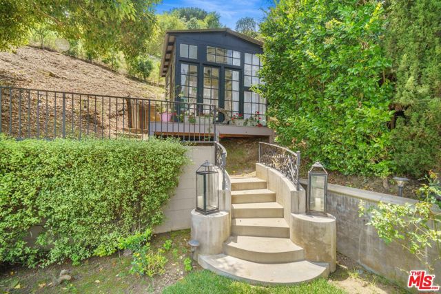 Drew Fenton | 16632 Bienveneda Place Pacific Palisades CA | MLS: 6851360