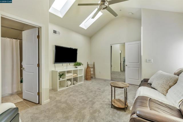 3744 Whitworth Dr, Dublin CA: https://media.crmls.org/mediaz/17266ef2-8b22-4087-bd5b-cbf3eced72f2.jpg