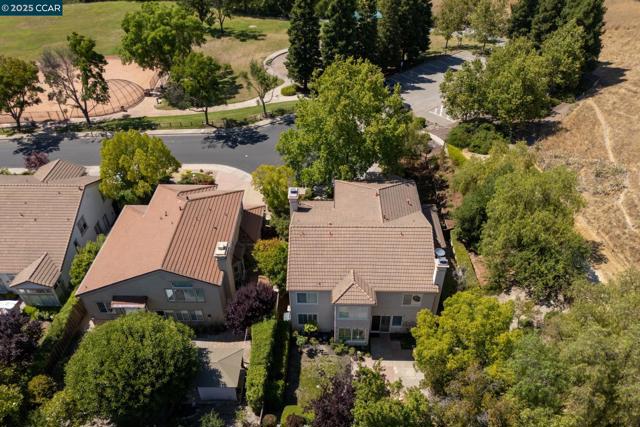 125 Coriander Ct, San Ramon CA: https://media.crmls.org/mediaz/1726f906-a878-4b62-a97d-d01715f73423.jpg