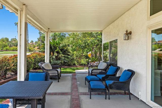 15462 Avenida Rorras, San Diego CA: https://media.crmls.org/mediaz/17272ebd-410a-40c8-81fe-b705e28294fe.jpg