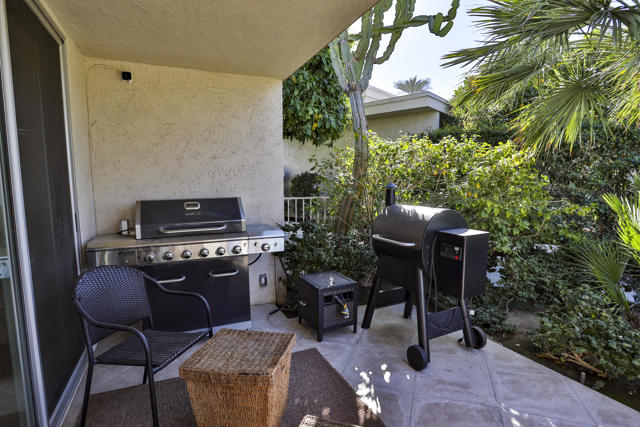 45735 Pawnee Road, Indian Wells CA: https://media.crmls.org/mediaz/1727404b-3c21-4cdb-8b43-7bcbd9e50d8c.jpg