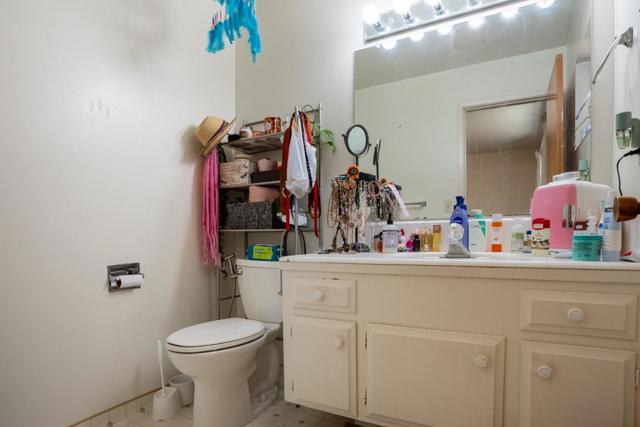 17541756 Plaza Court, Mountain View CA: https://media.crmls.org/mediaz/172831c6-d9e3-4500-80c7-0bd13a0f3289.jpg