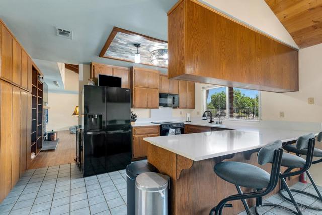 25980 Forest Dr, Escondido CA: https://media.crmls.org/mediaz/1728de19-c884-4e2e-bd7f-dbcd759a6ae2.jpg