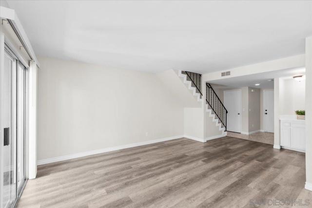 2112 East Vista Way, Vista CA: https://media.crmls.org/mediaz/17296a4f-ab6e-48f8-9ab6-96226ab82e95.jpg
