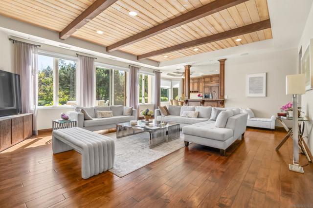 17941 Vista Lomas Dr, Poway CA: https://media.crmls.org/mediaz/172985e4-20eb-4980-ad8c-3e5734650992.jpg