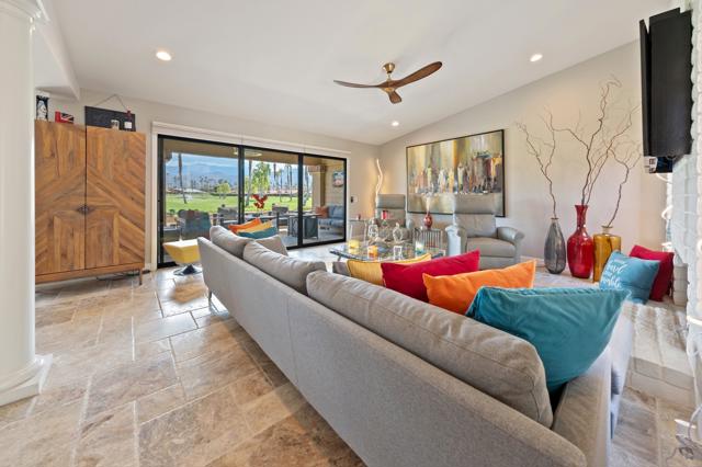 141 Camino Arroyo N, Palm Desert CA: https://media.crmls.org/mediaz/1729ed79-ed0b-4b9b-8207-7275057d55ef.jpg