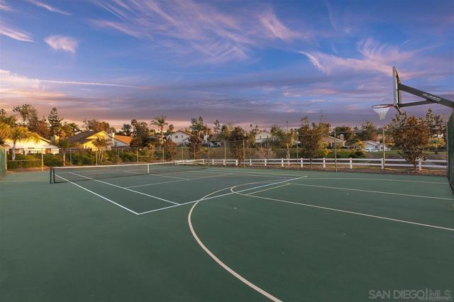 378 Paseo Marguerita, Vista CA: https://media.crmls.org/mediaz/172a33c9-b7c1-4022-a535-9501f8cd7c71.jpg