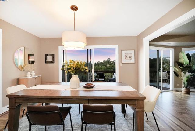 3218 Oakes Dr, Hayward CA: https://media.crmls.org/mediaz/172a59ad-9e3f-4df7-84b3-817d2dc02a59.jpg