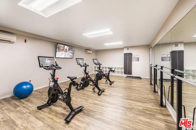 245 PINE Avenue, Long Beach CA: https://media.crmls.org/mediaz/172a7a3e-19c9-40d1-8221-ec4299a16518.jpg