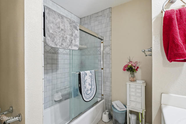 29148 Hillrise Drive, Agoura Hills CA: https://media.crmls.org/mediaz/172c685b-93b5-4a4c-9595-24ce00f784fd.jpg