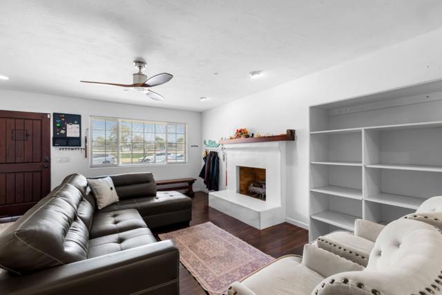 1575 Military Avenue, Seaside CA: https://media.crmls.org/mediaz/172cf8f1-6c9a-4eb9-a0f5-069f12c65d4e.jpg