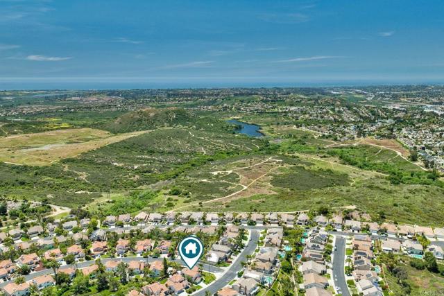 3737 Hillview Way, Oceanside CA: https://media.crmls.org/mediaz/172cfba1-96a6-46f5-bc32-1874deb7da6a.jpg