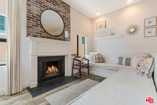 Drew Fenton | 520 S Barrington Avenue Los Angeles CA | MLS: 7436055