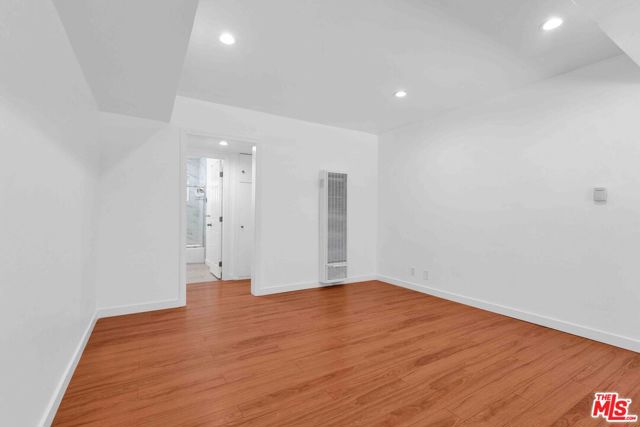 10235 S 10th Avenue, Inglewood CA: https://media.crmls.org/mediaz/172e0ef6-96f4-464c-8f87-f378f054ba28.jpg