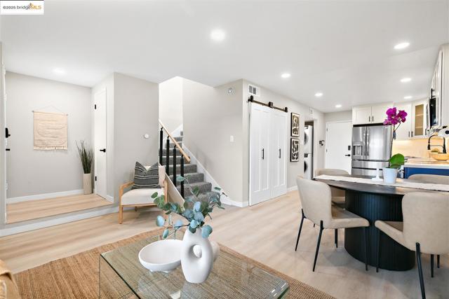 1130 Richmond ST, El Cerrito CA: https://media.crmls.org/mediaz/172eb901-c2dd-4e49-ad31-710151cbcdc2.jpg