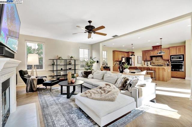 1166 Taraya Terrace, Hercules CA: https://media.crmls.org/mediaz/172ee8f8-3c33-46f9-9dc1-b46036ab2fad.jpg