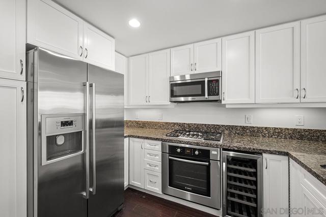 555 Front Street, San Diego CA: https://media.crmls.org/mediaz/172f6634-b1d0-4136-9cff-84259e1ebd20.jpg