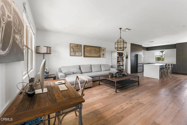167 Westpark Court, Camarillo CA: https://media.crmls.org/mediaz/172f7150-fb53-4ad1-bff0-335cd1e0aa43.jpg