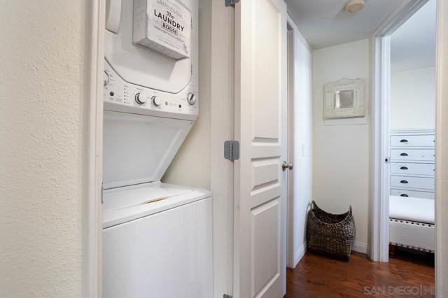 180 Chambers St, El Cajon CA: https://media.crmls.org/mediaz/172fa50c-7865-44bb-a51d-e718a7201f3e.jpg